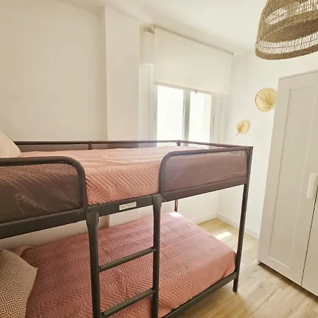 Apartman Calm Beach: Location, Beach & Old Town